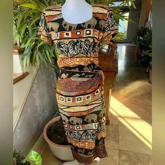 Jessica Howard wrap dress 6 Petite. Good condition. Safari themed. Maxi wrap - Picture 2 of 10